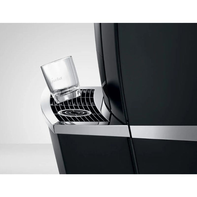 Jura GIGA X8 Bean to Cup Coffee Machine - Automatic, Commercial, 5L Water Tank, 2 x 650g Bean Container Image 4